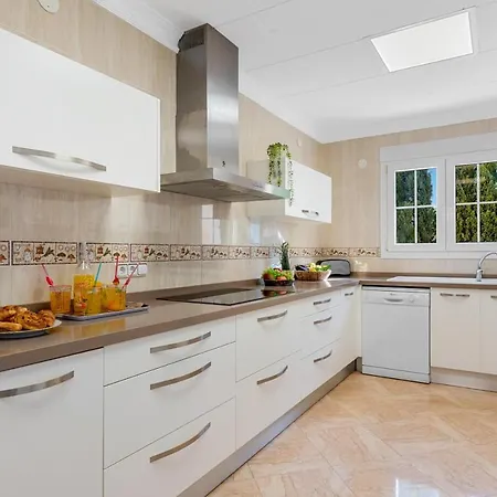 Gema - Plusholidays Vila Calpe